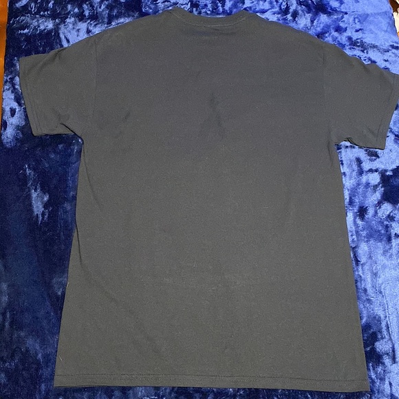 Black, Short Sleeve “Hunter x Hunter” shirt (featuring Gon Freecss) fight pose - Picture 5 of 6